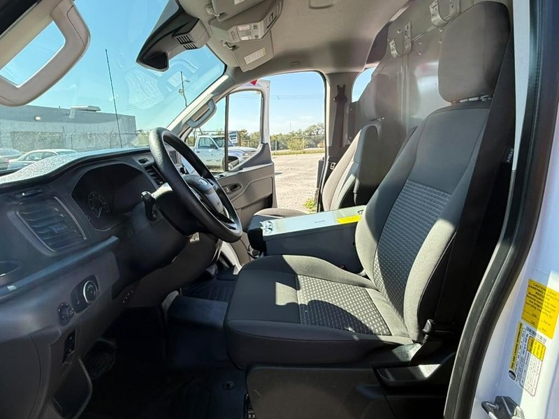 Ford Transit Cargo Van Vehicle Full-screen Gallery Image 19