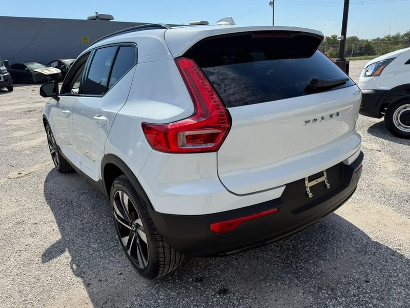 Volvo XC40 Vehicle Full-screen Gallery Image 22