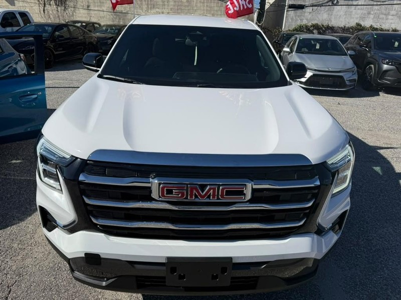 GMC Terrain Vehicle Full-screen Gallery Image 2