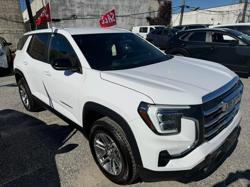 GMC Terrain Vehicle Full-screen Gallery Image 4