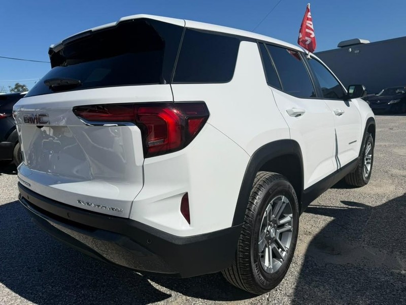 GMC Terrain Vehicle Full-screen Gallery Image 7