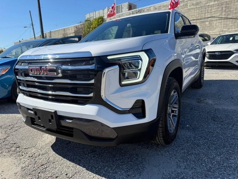 GMC Terrain Vehicle Full-screen Gallery Image 9
