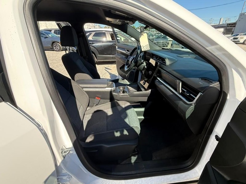 GMC Terrain Vehicle Full-screen Gallery Image 13