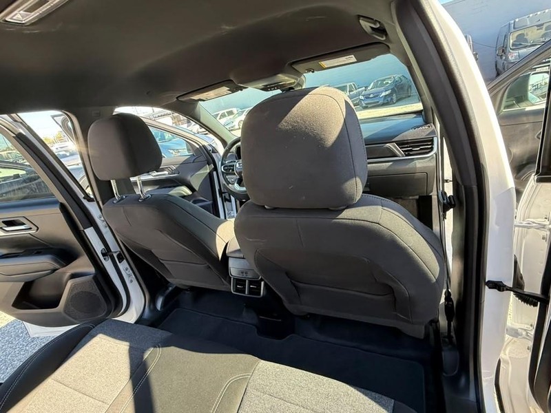 GMC Terrain Vehicle Full-screen Gallery Image 14