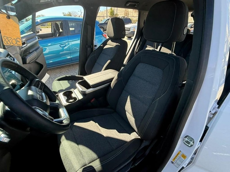 GMC Terrain Vehicle Full-screen Gallery Image 20