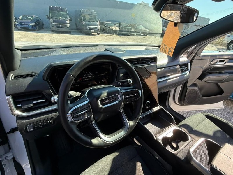 GMC Terrain Vehicle Full-screen Gallery Image 21