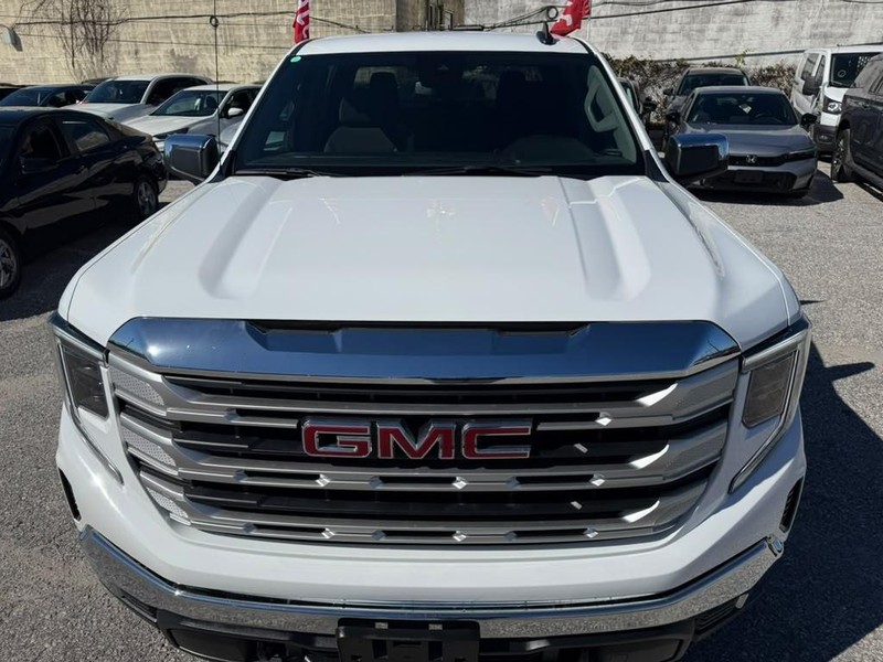 GMC Sierra 1500 Vehicle Full-screen Gallery Image 3