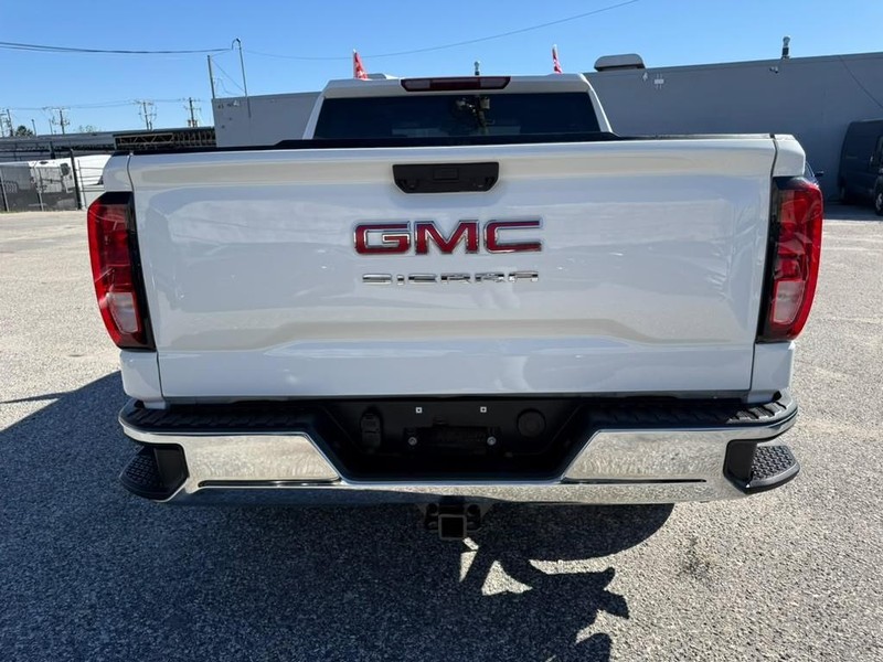 GMC Sierra 1500 Vehicle Full-screen Gallery Image 8