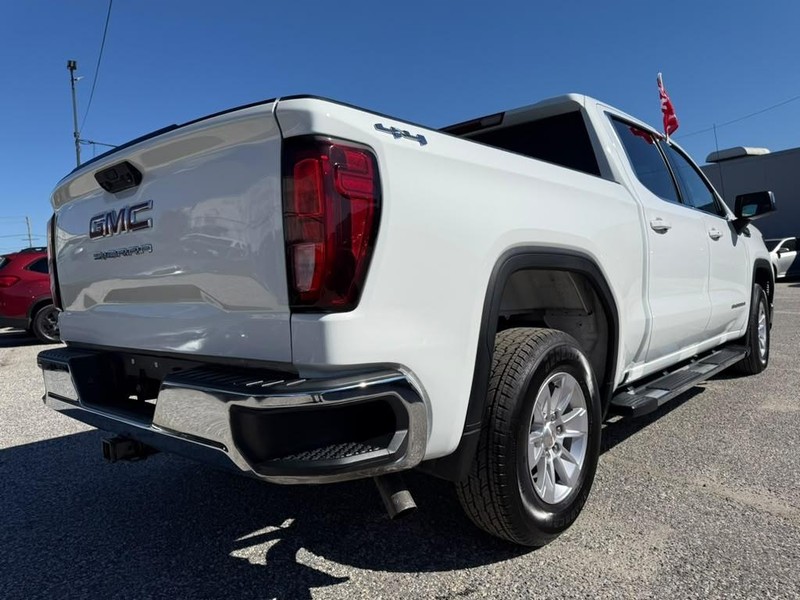 GMC Sierra 1500 Vehicle Full-screen Gallery Image 10