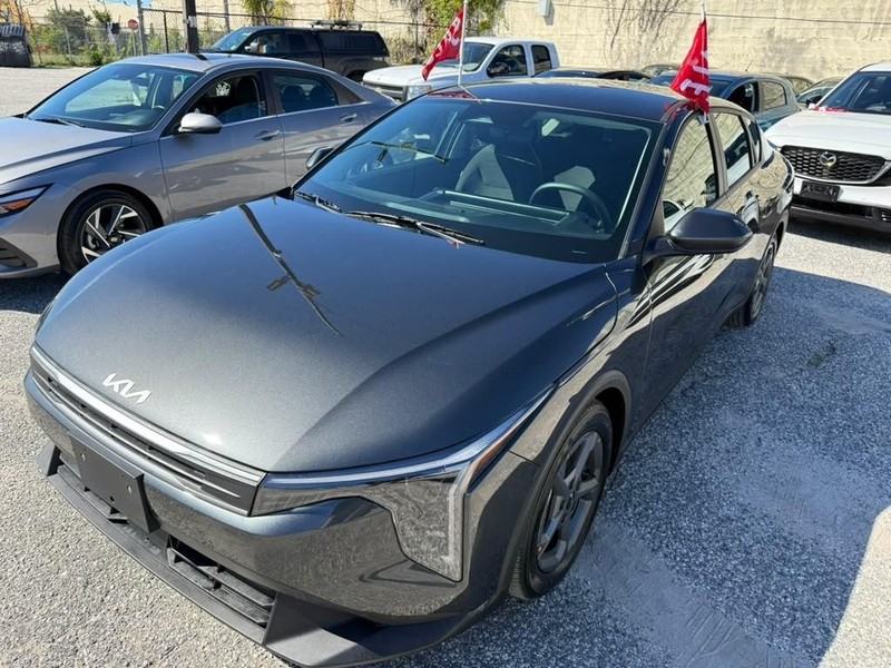 Kia K4 Vehicle Full-screen Gallery Image 2