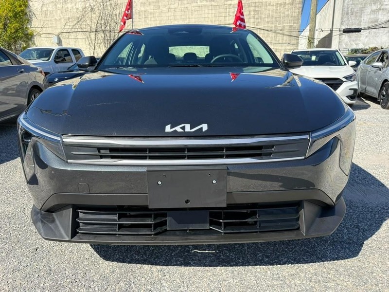 Kia K4 Vehicle Full-screen Gallery Image 4