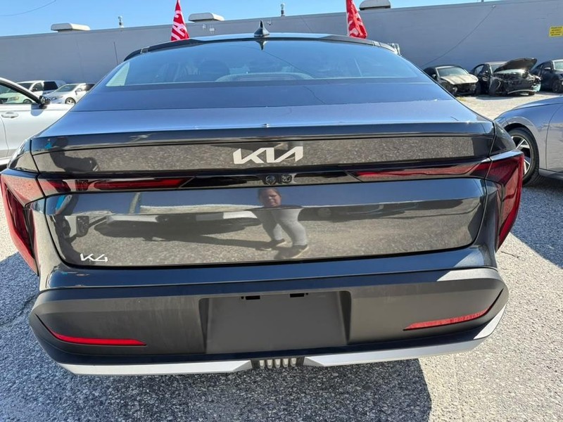 Kia K4 Vehicle Full-screen Gallery Image 8