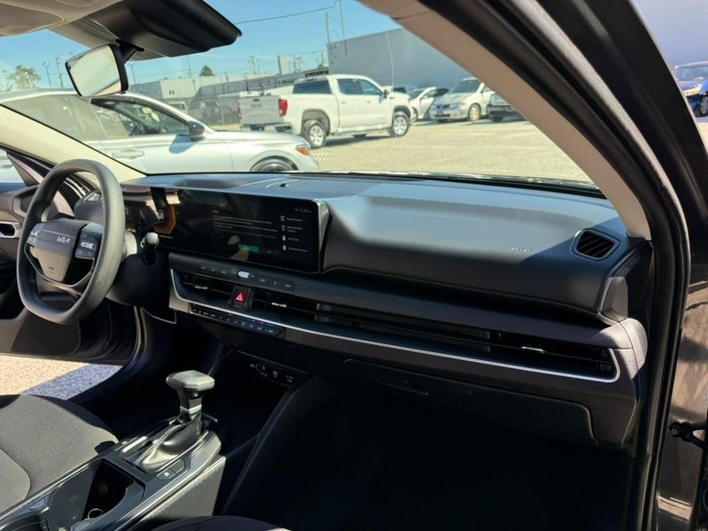 Kia K4 Vehicle Full-screen Gallery Image 11