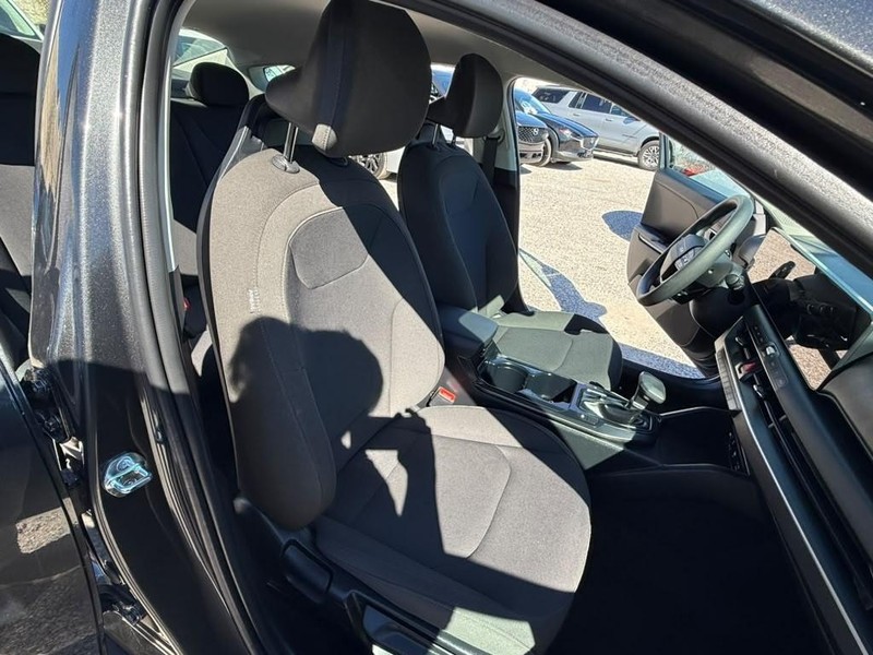 Kia K4 Vehicle Full-screen Gallery Image 13
