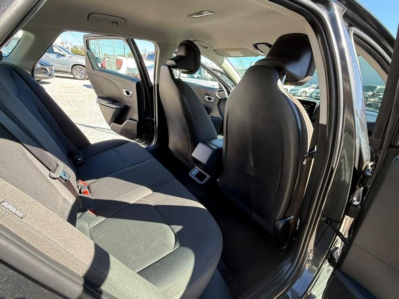 Kia K4 Vehicle Full-screen Gallery Image 14