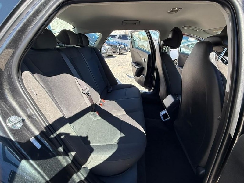Kia K4 Vehicle Full-screen Gallery Image 15