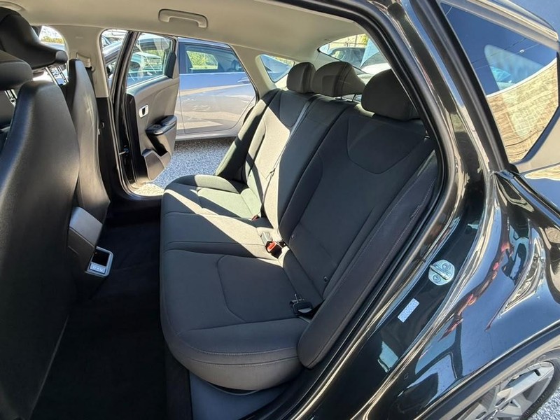Kia K4 Vehicle Full-screen Gallery Image 18