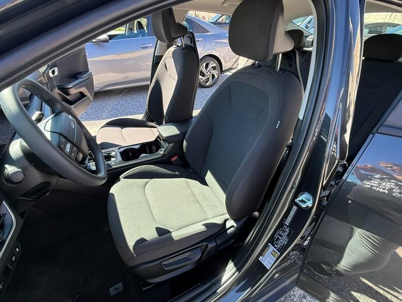Kia K4 Vehicle Full-screen Gallery Image 20