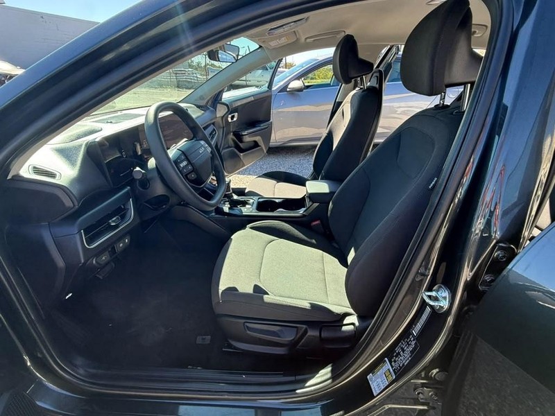 Kia K4 Vehicle Full-screen Gallery Image 22