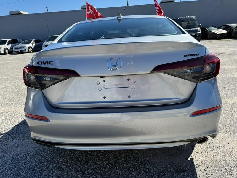 Honda Civic Sedan Vehicle Full-screen Gallery Image 9