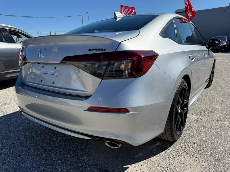 Honda Civic Sedan Vehicle Full-screen Gallery Image 10