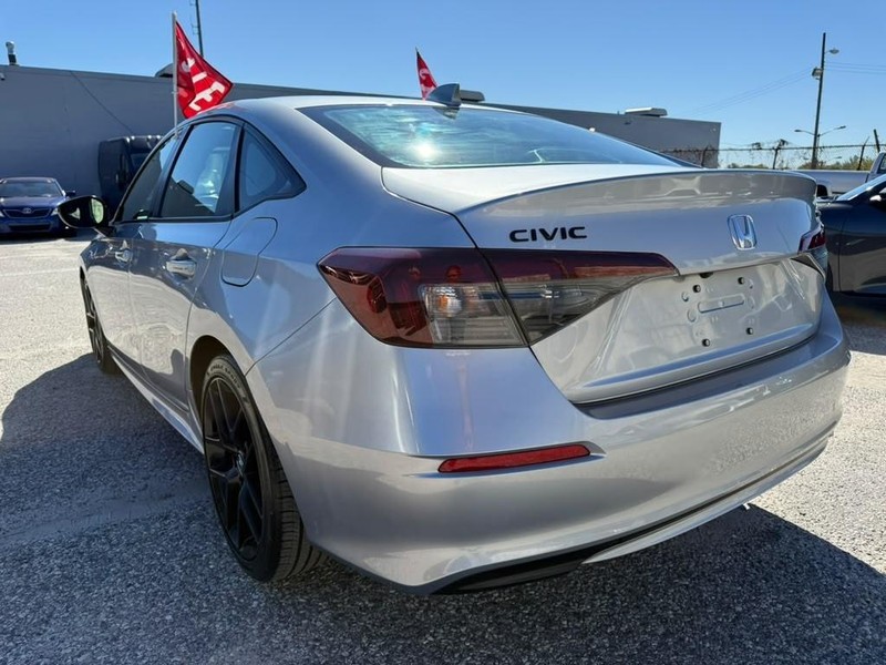 Honda Civic Sedan Vehicle Full-screen Gallery Image 11