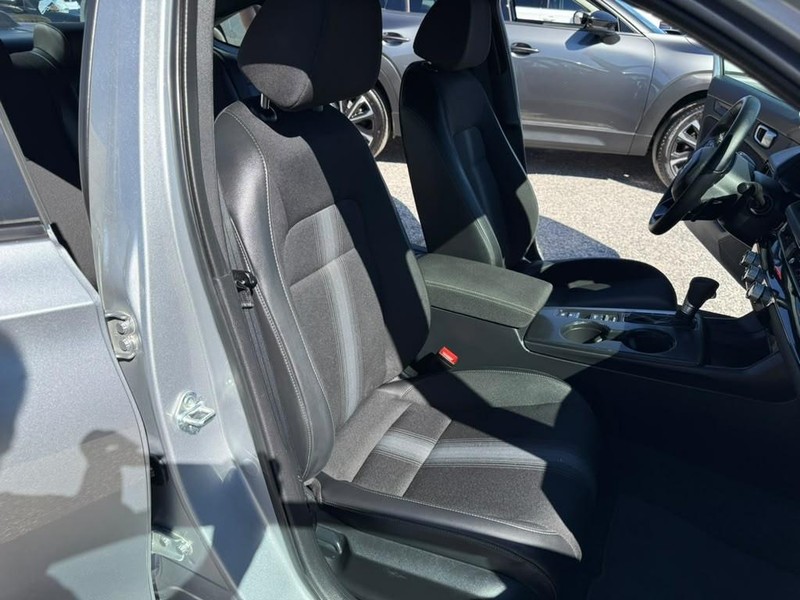 Honda Civic Sedan Vehicle Full-screen Gallery Image 15