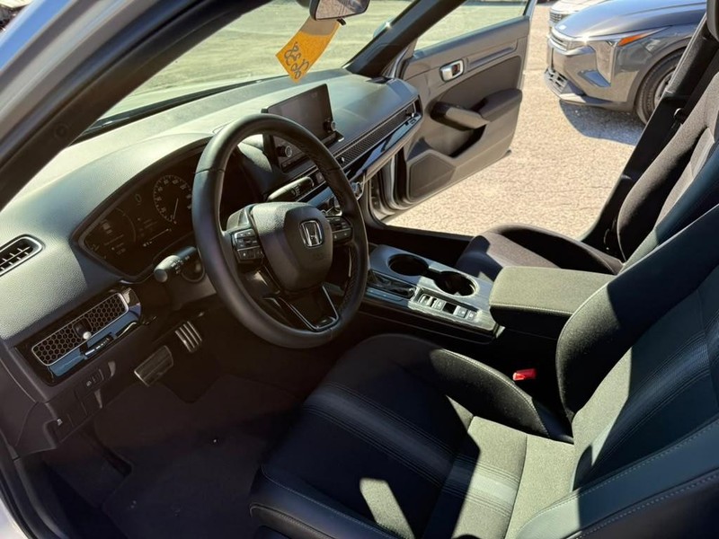 Honda Civic Sedan Vehicle Full-screen Gallery Image 16