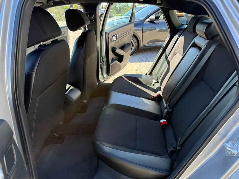 Honda Civic Sedan Vehicle Full-screen Gallery Image 19