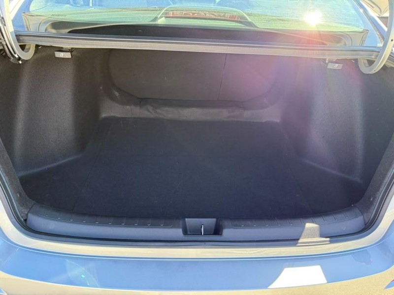 Honda Civic Sedan Vehicle Full-screen Gallery Image 23