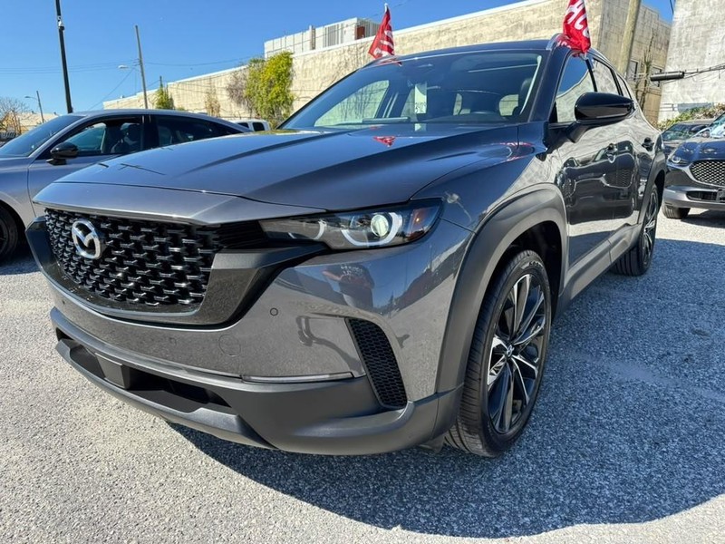 Mazda CX-50 Vehicle Full-screen Gallery Image 2
