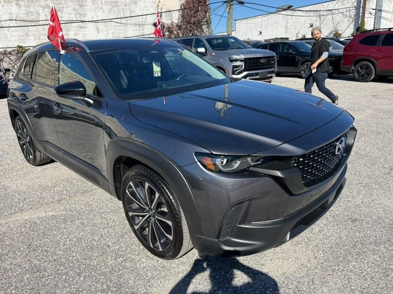 Mazda CX-50 Vehicle Full-screen Gallery Image 4