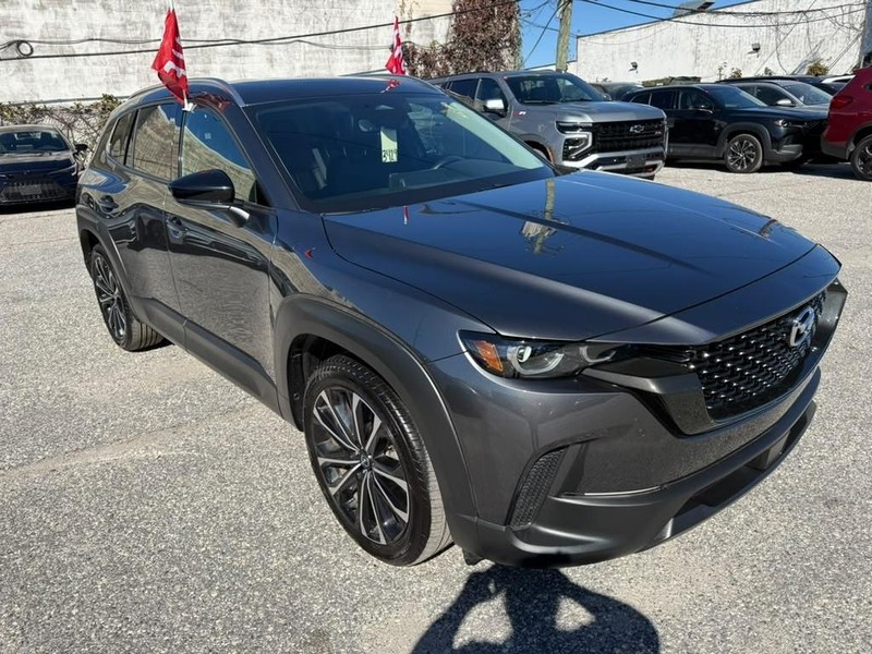 Mazda CX-50 Vehicle Full-screen Gallery Image 5