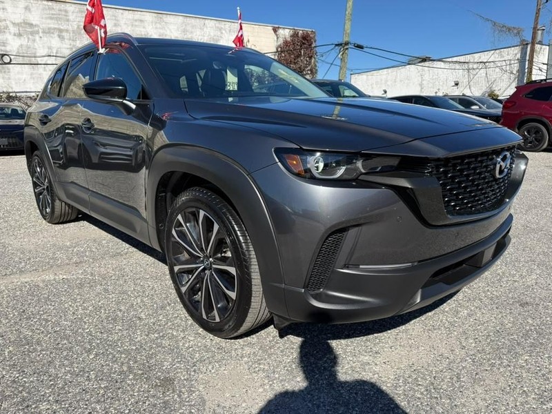 Mazda CX-50 Vehicle Full-screen Gallery Image 6