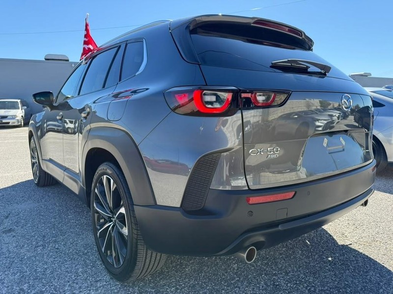 Mazda CX-50 Vehicle Full-screen Gallery Image 11