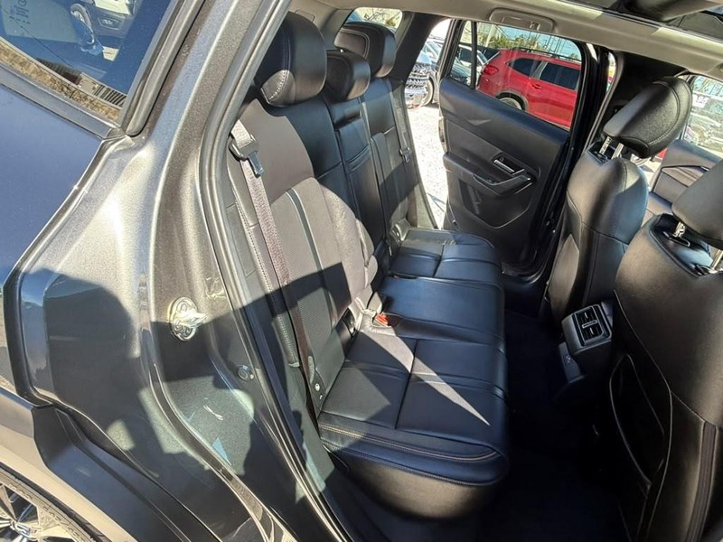 Mazda CX-50 Vehicle Full-screen Gallery Image 15