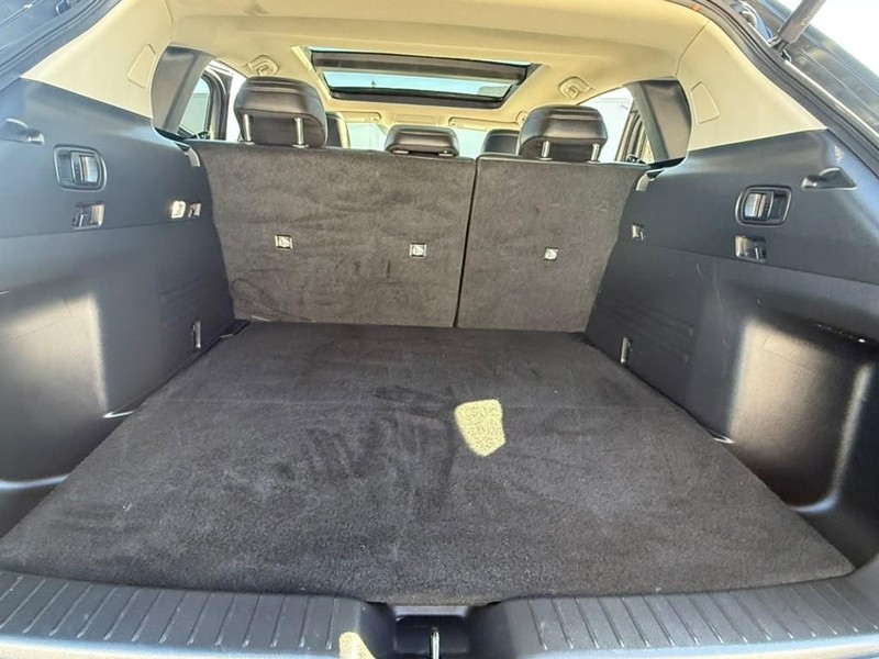 Mazda CX-50 Vehicle Full-screen Gallery Image 17