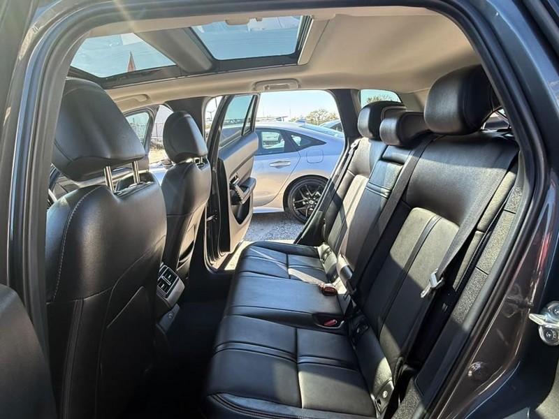Mazda CX-50 Vehicle Full-screen Gallery Image 19