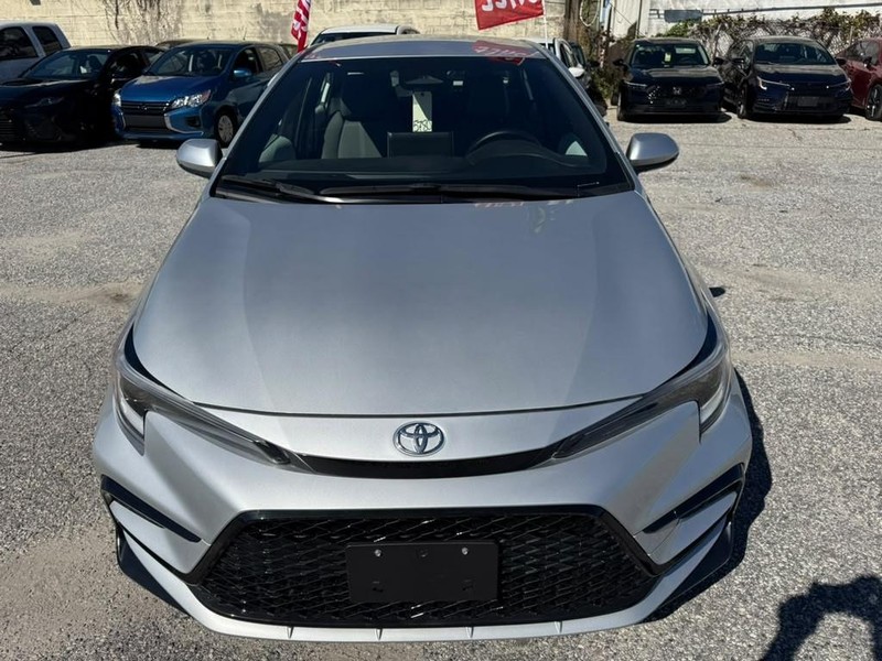 Toyota Corolla Vehicle Full-screen Gallery Image 2