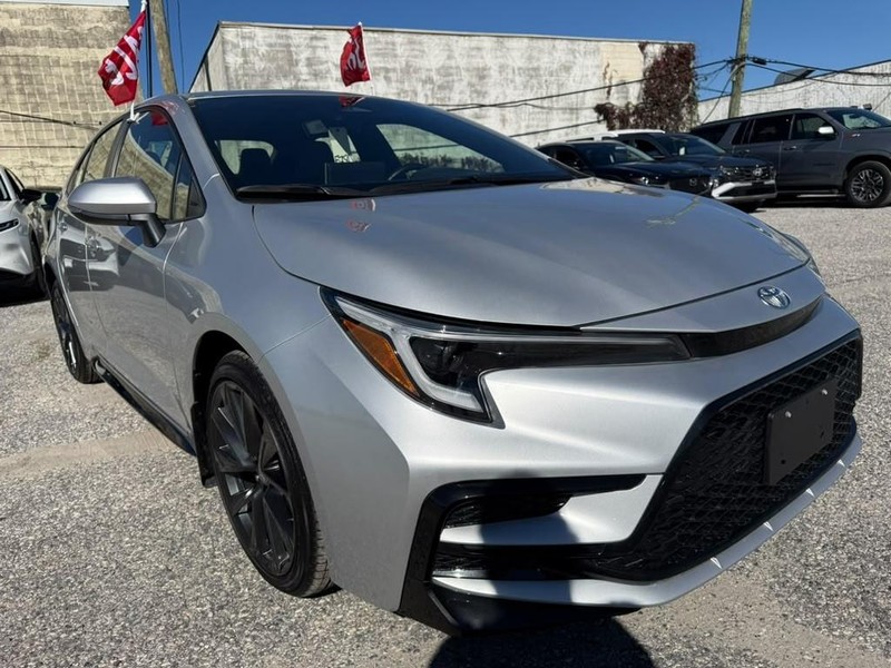 Toyota Corolla Vehicle Full-screen Gallery Image 5
