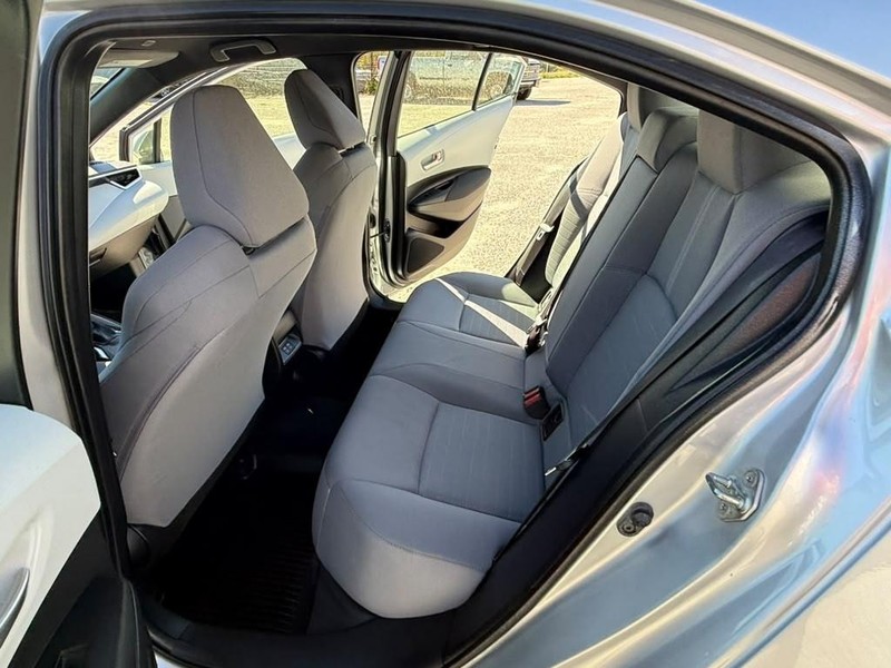 Toyota Corolla Vehicle Full-screen Gallery Image 20