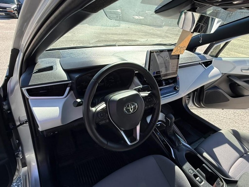 Toyota Corolla Vehicle Full-screen Gallery Image 21