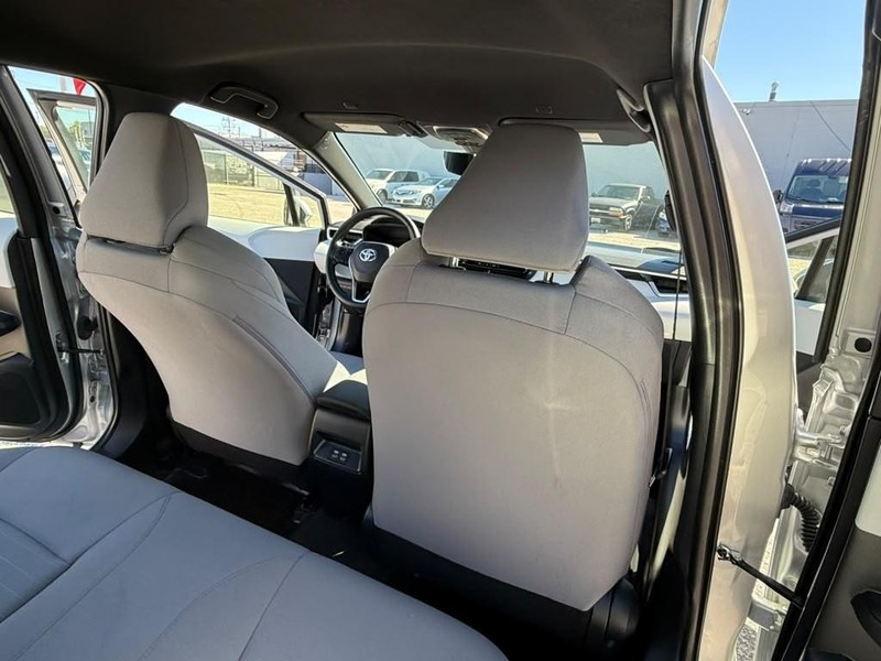 Toyota Corolla Vehicle Full-screen Gallery Image 24