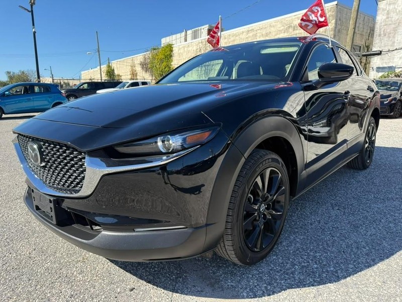 Mazda CX-30 Vehicle Full-screen Gallery Image 2