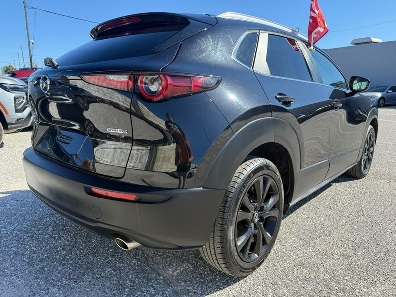 Mazda CX-30 Vehicle Full-screen Gallery Image 7