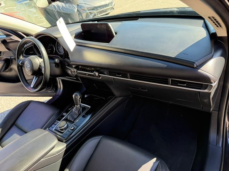 Mazda CX-30 Vehicle Full-screen Gallery Image 11