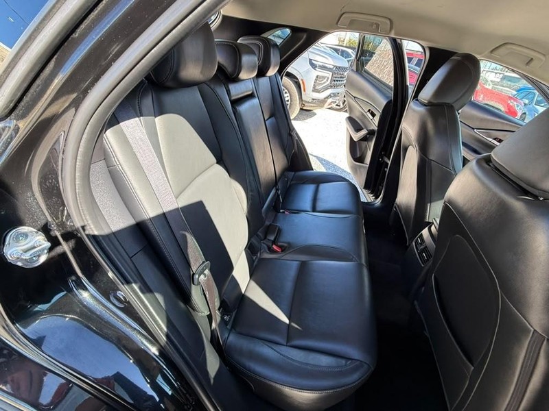 Mazda CX-30 Vehicle Full-screen Gallery Image 15
