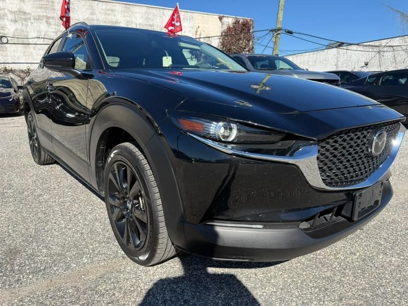 Mazda CX-30 Vehicle Full-screen Gallery Image 16