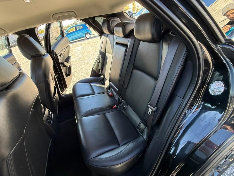 Mazda CX-30 Vehicle Full-screen Gallery Image 17