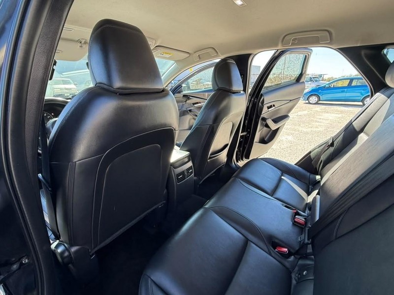 Mazda CX-30 Vehicle Full-screen Gallery Image 18
